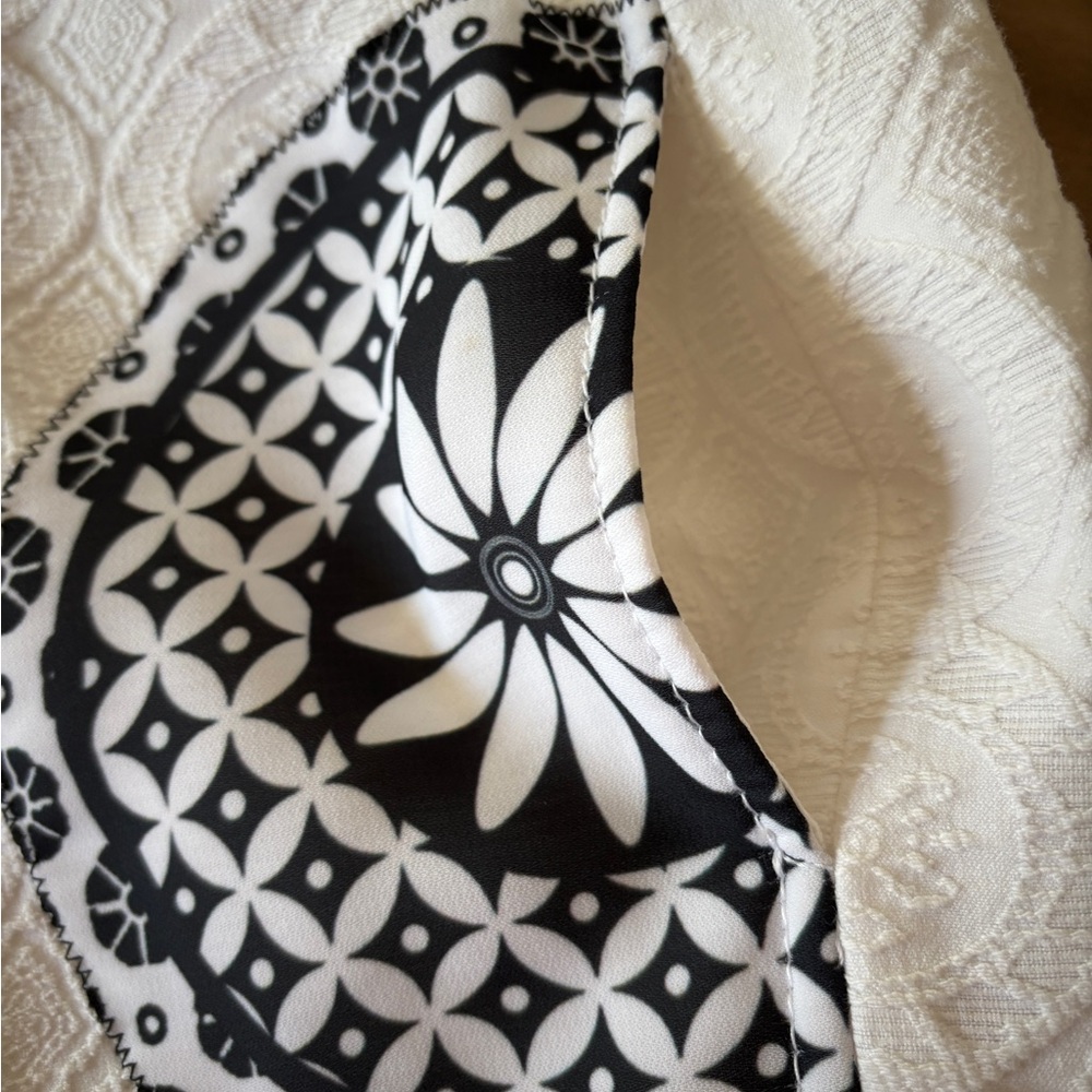Desigual White Sleeveless Dress with Black Accent Pockets - Picture 4 of 7